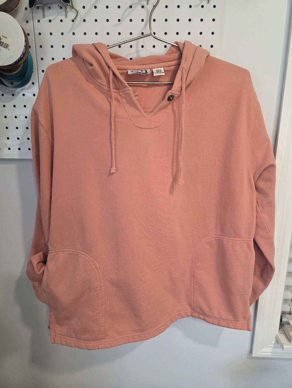 White Mountain Traders - Peach Pullover Hoodie - WOMANS SIZE M